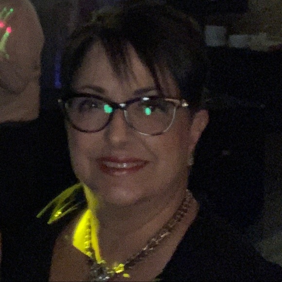 Meet your Posher, Monica - Picture 2 of 2